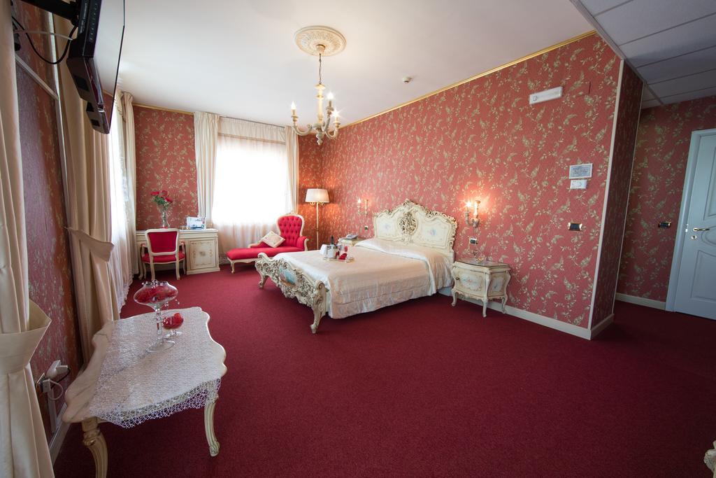 Hotel Imperiale Terzigno Ruang foto