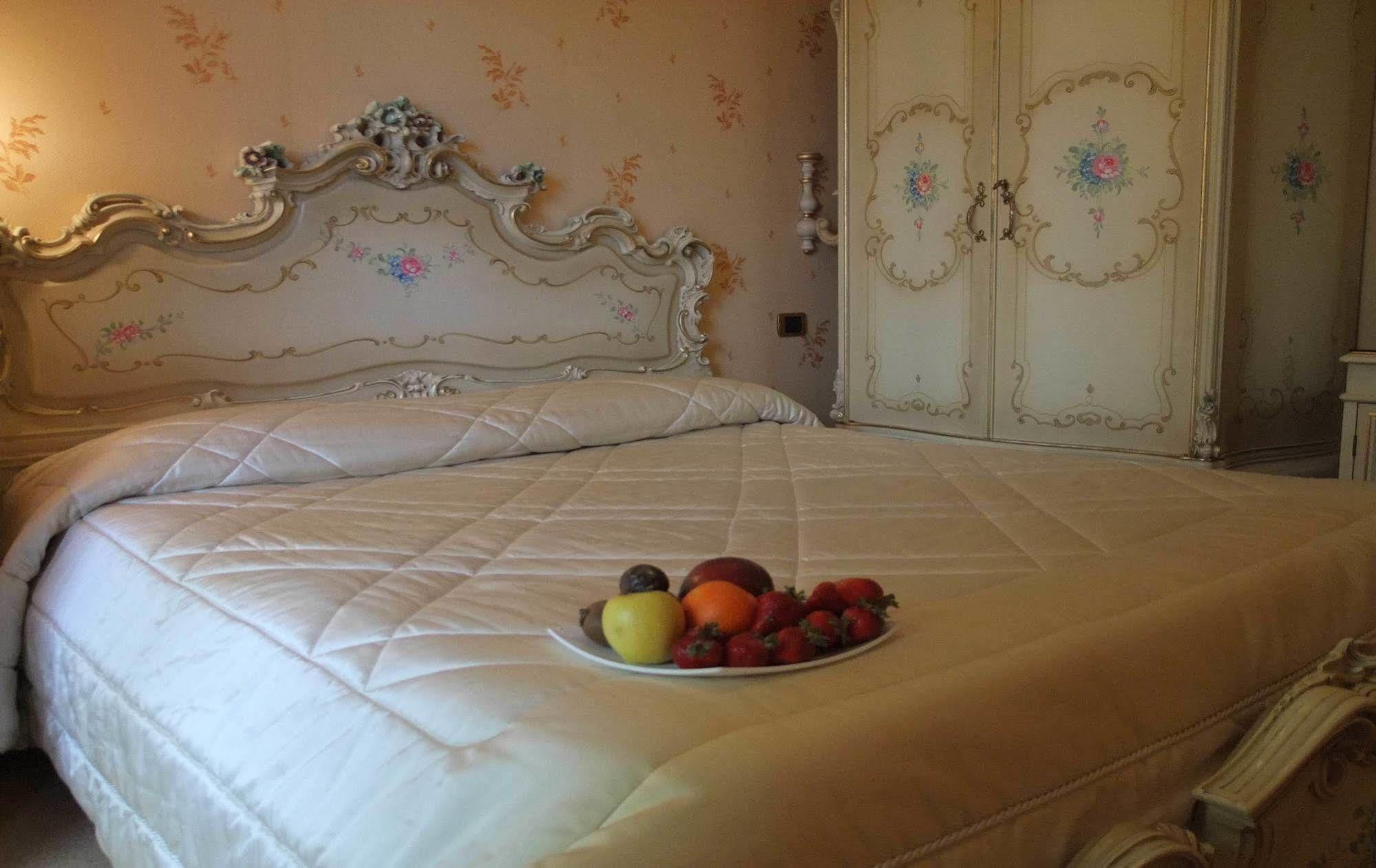 Hotel Imperiale Terzigno Bagian luar foto